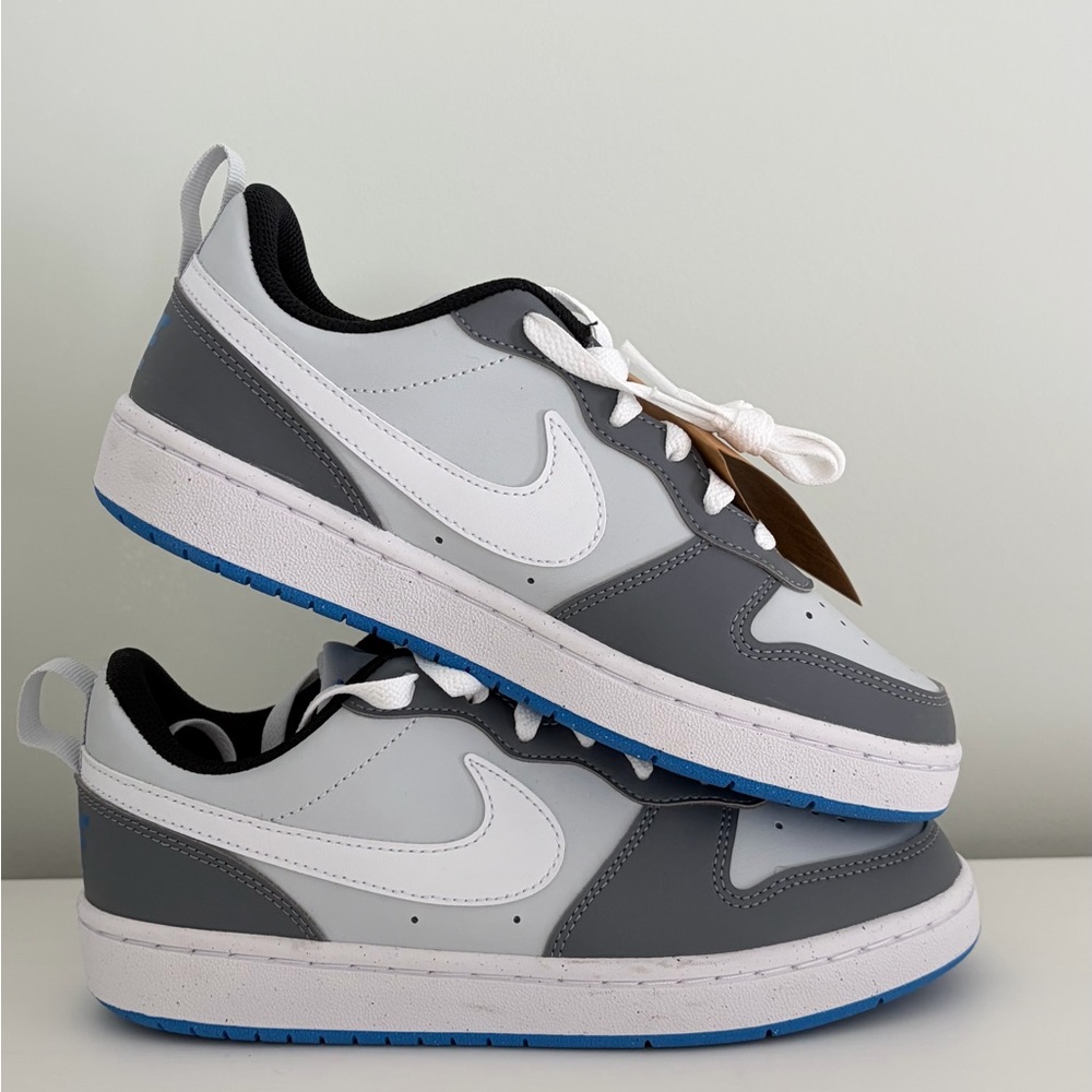 New Nike shoes youth size 5.5